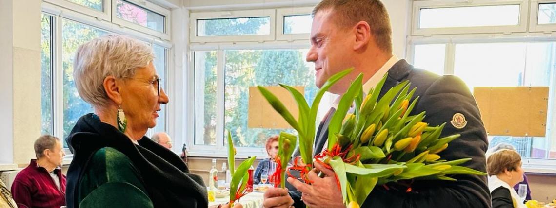 dzień kobiet w klubie seniora